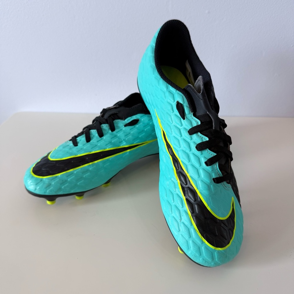 Nike Teal and Black Hyper Venom Soccer Cleats size 8 - Picture 2 of 7
